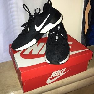 Brand New Black/White Nike Ashin Modern Sneakers